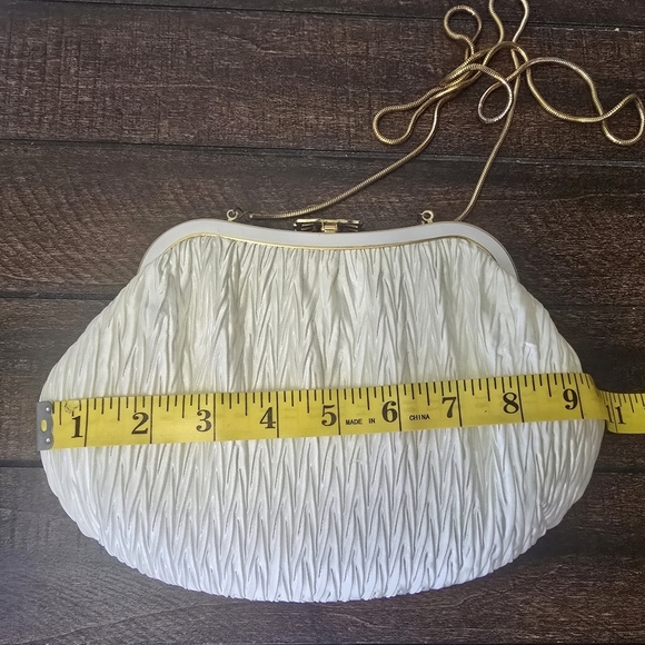 Goldco Vintage Pearl White Evening Bag 1970's Seashell Closure - Picture 14 of 15